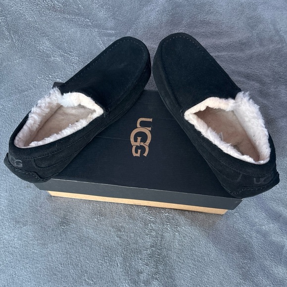 Men UGG Ascot Slipper Suede Black 100% Authentic Brand New - Picture 9 of 10
